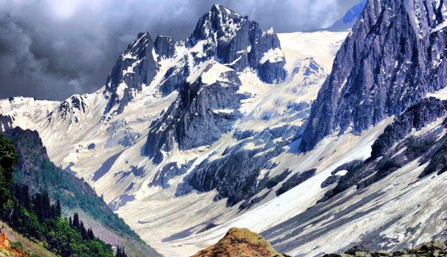 Kashmir Perfect Holidays KP Holidays Srinagar Kashmir +91-194-2000240 / 94199 00101